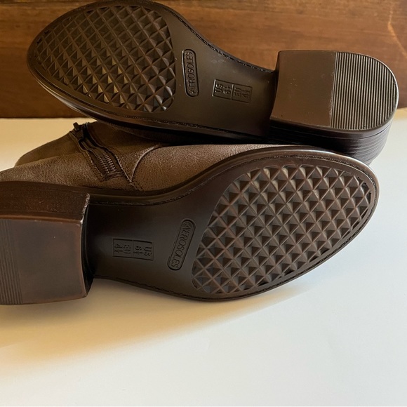 Aerosoles Urban Myth Booties - size 6.5M - Picture 5 of 7